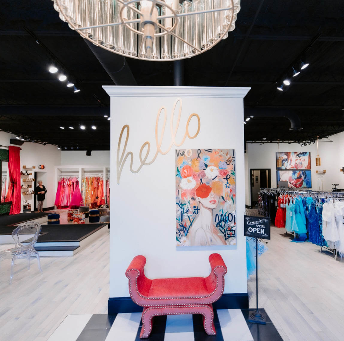 Photo of the showroom interior 2